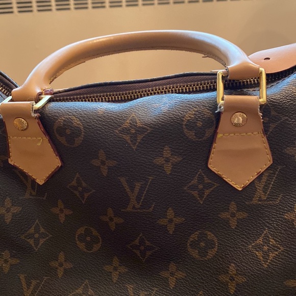 Pre-loved Louis Vuitton speedy! - Picture 2 of 14